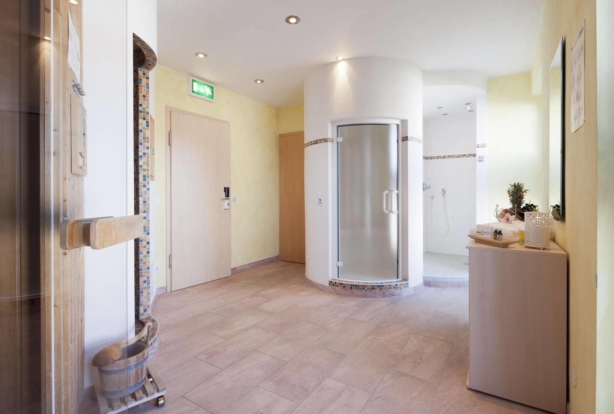 Zeller'S Quartier Hotel โคนิกส์บรุนน์ ภายนอก รูปภาพ