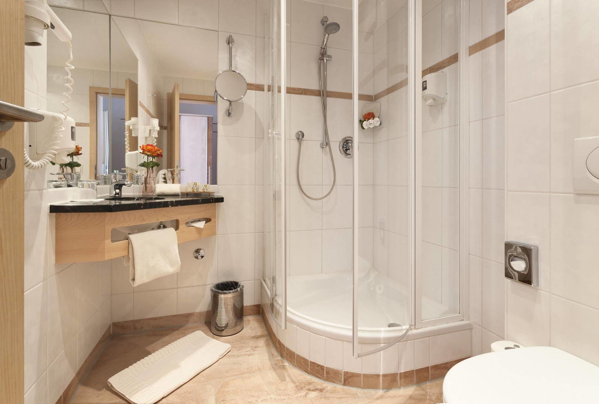 Zeller'S Quartier Hotel โคนิกส์บรุนน์ ภายนอก รูปภาพ